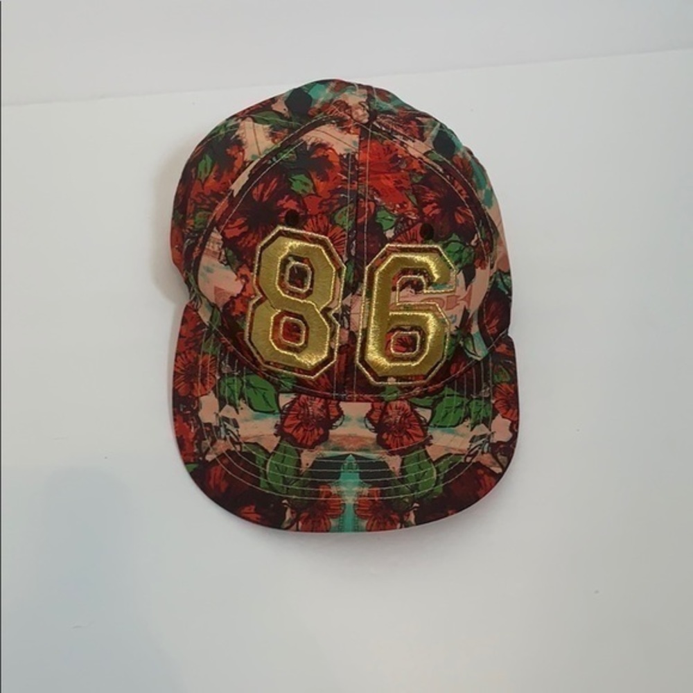 Carbon Elements 86 Flowered Cap - Picture 2 of 5